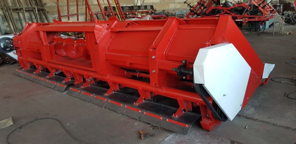 Жатка кукурузная КМС-8 под Case