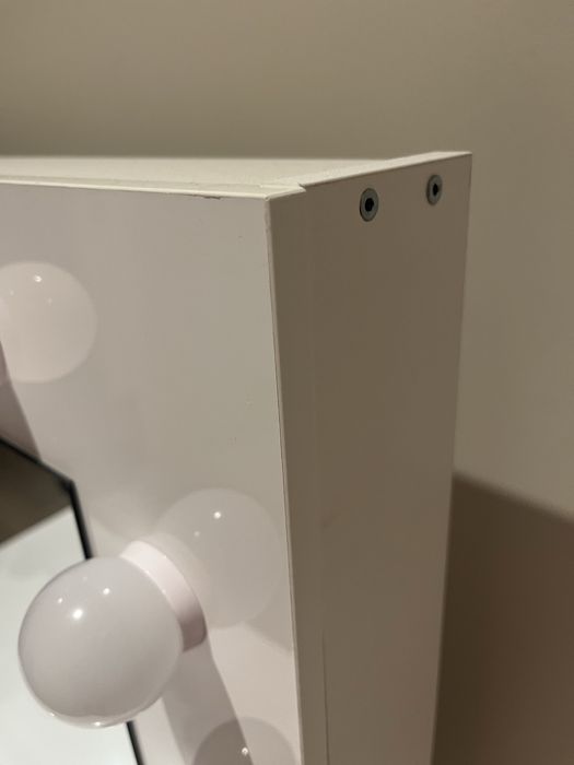 Toaletka kosmetyczna z szyfladami