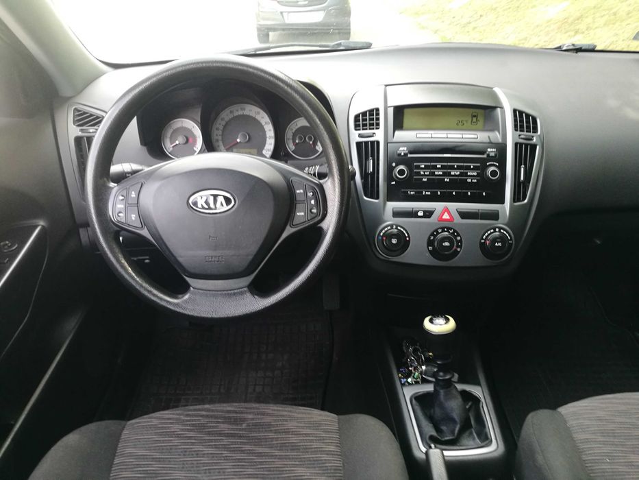 KIA CEED  5 drzwi.  r2008, poj 2.0 diesel. Polski Salon. Opłaty 2026r