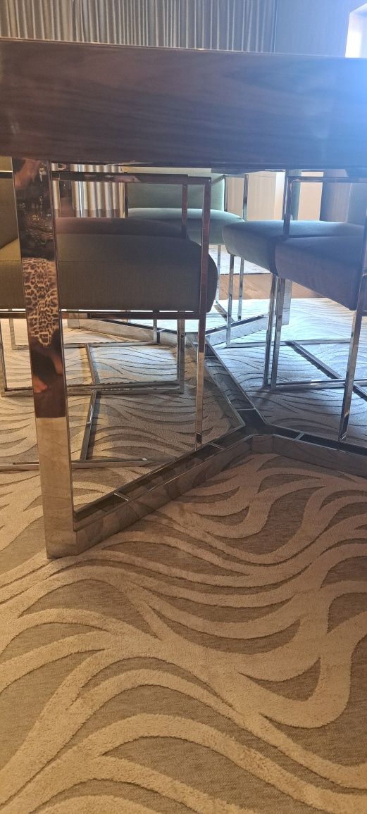 Mesa de jantar extensível e 6 cadeiras
