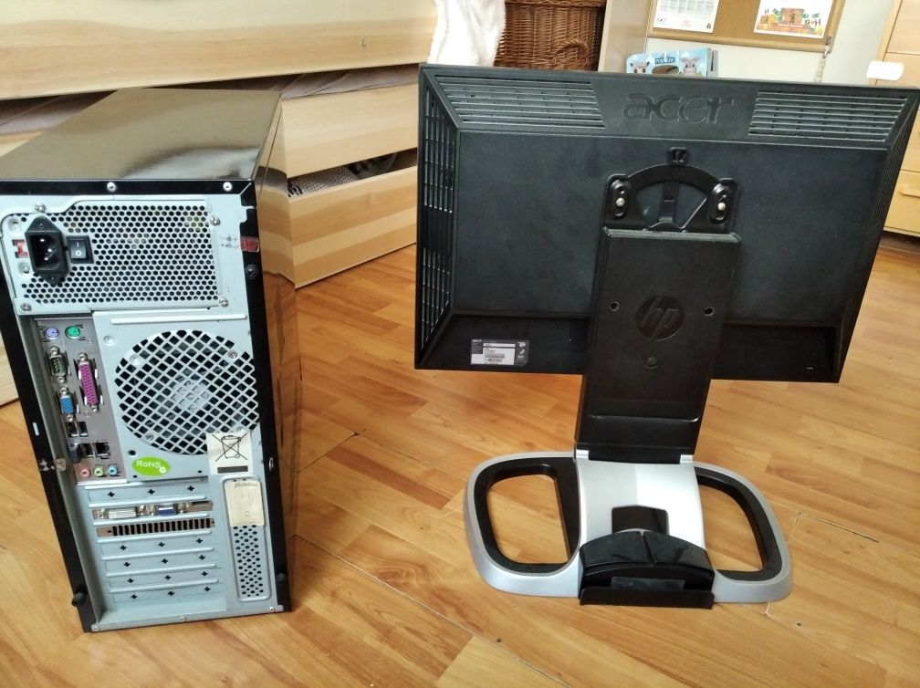 Komputer stacjonarny Perfektus Red Power + Monitor Acer V223w