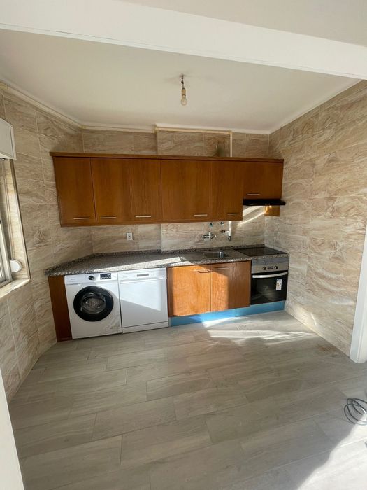 Vende-se PARTICULAR Apartamento T4 (3 quartos)