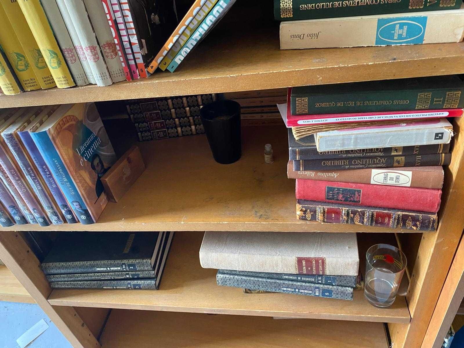 stock de 1000 livros de diferentes categorias, bom estado.