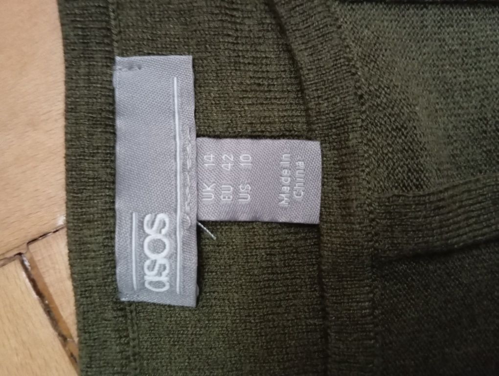 Платт. Asos. Розмір 42/10