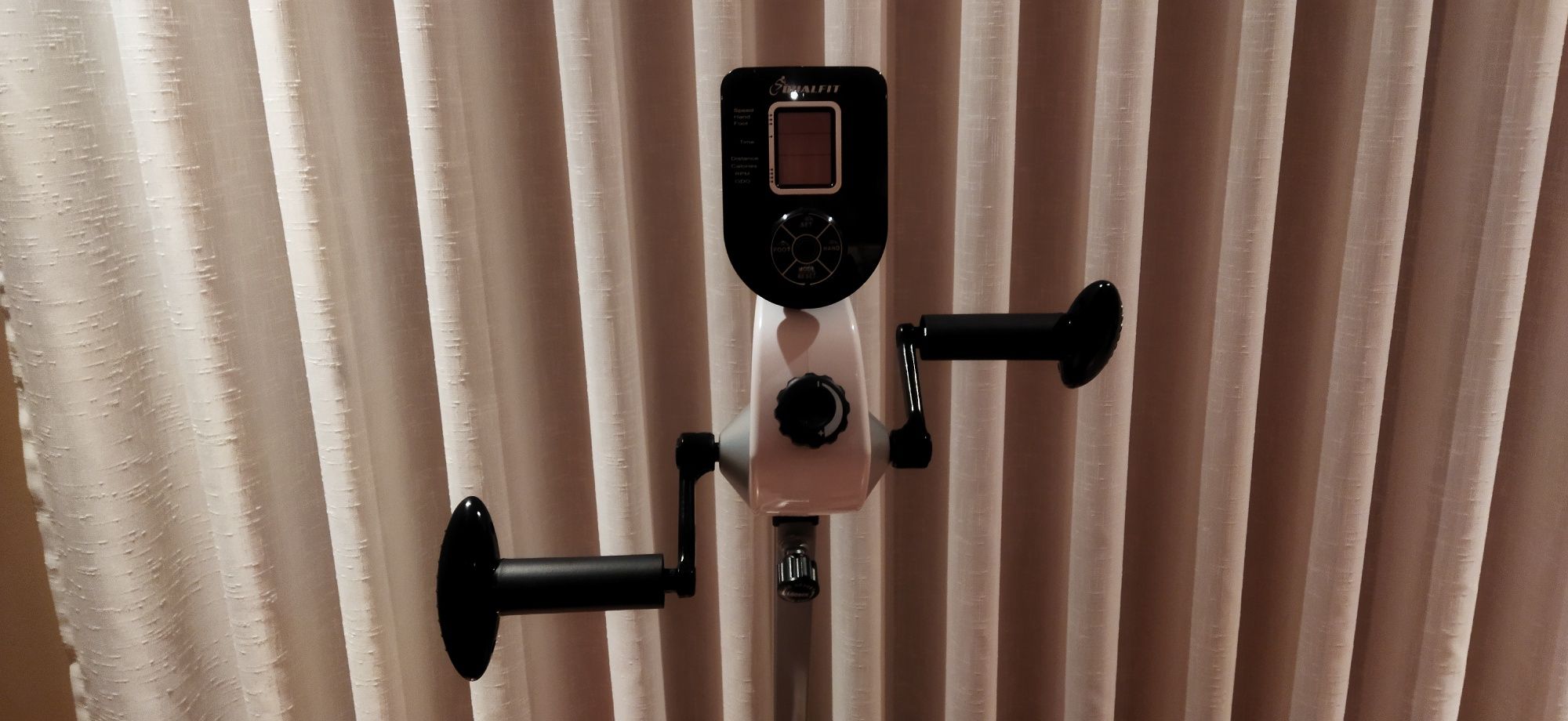 Bicicleta estática com exercício para braços