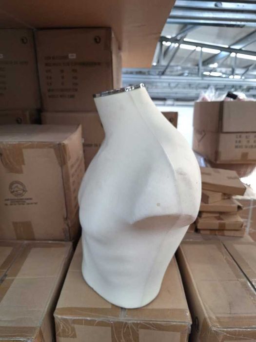 Bustos para exposição de roupa
