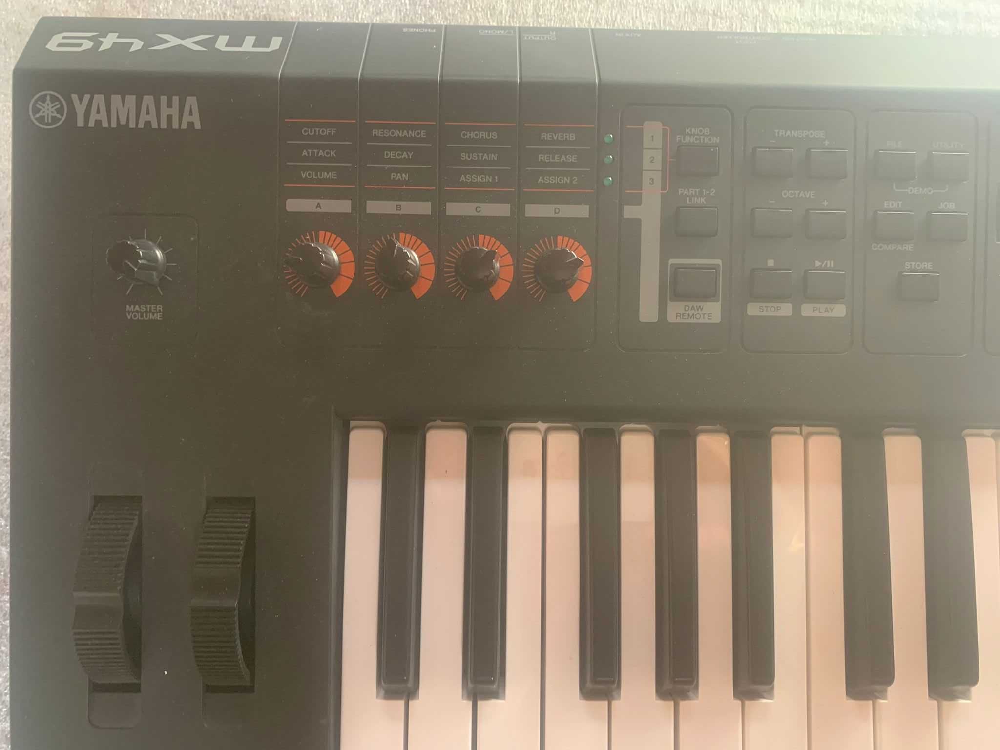 Yamaha MX49 V2 Black Sintetizador muito bom estado
