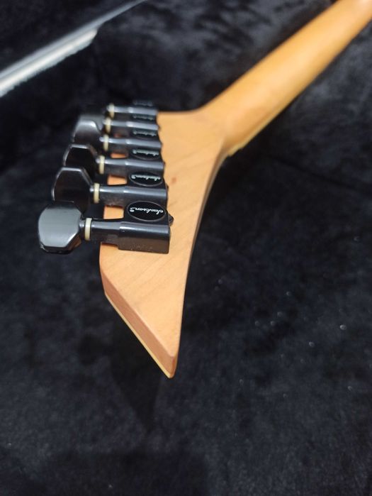 Jackson "professional" super dinky standard (mahoń, Japonia, 19