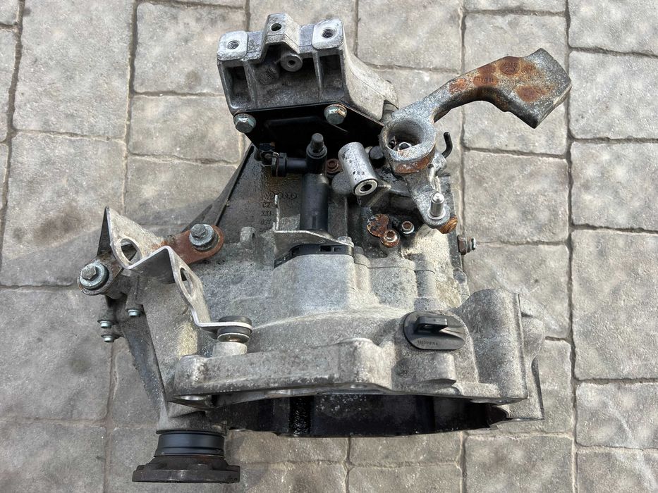 КПП коробка передач VW Passat B6 Golf 5 Touran Octavia A5 1.6 MPI FVH