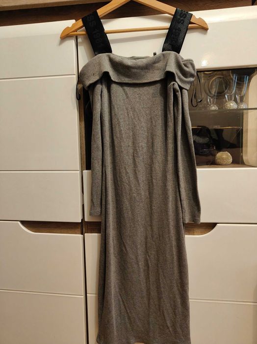 Sukienka dzianinowa Guess