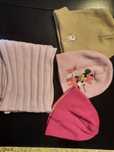 Lote de gorros e cachecol
