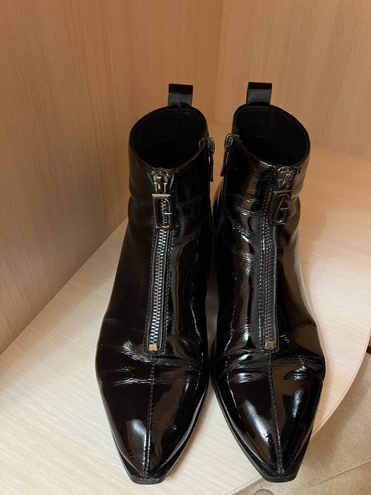 Ботінки лакові жіночі на осінь
