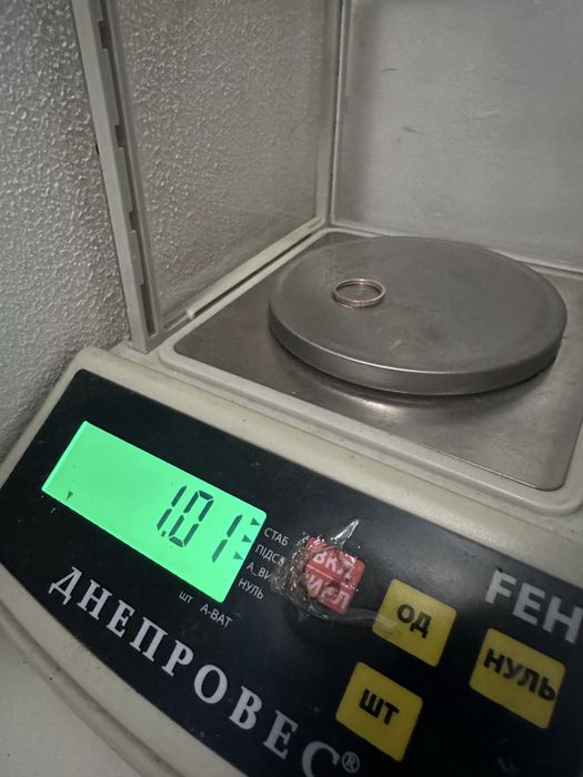 Кольцо золотое 585, р. 16. , вес 1,01 гр каблучка золота
