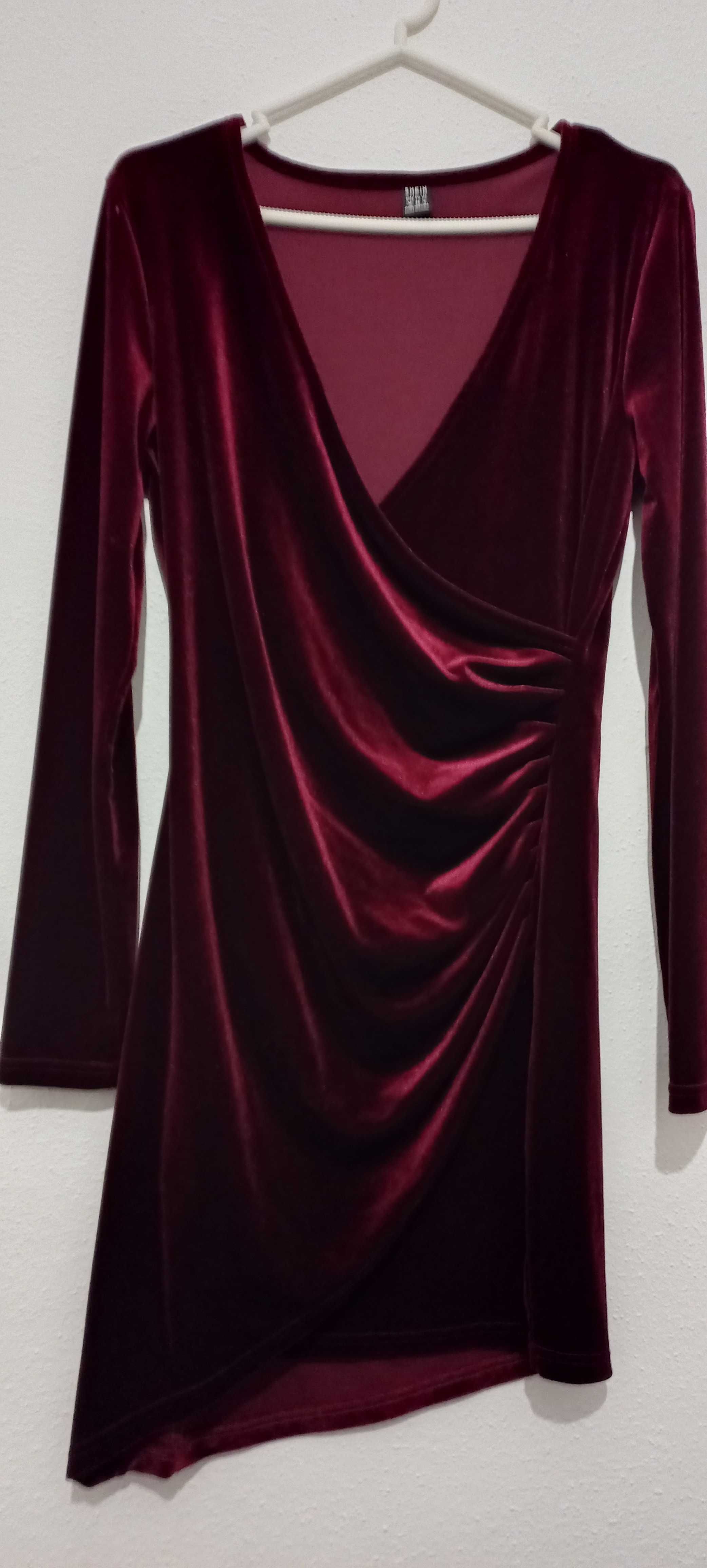 Vestido curto de veludo bordeaux- novo!
