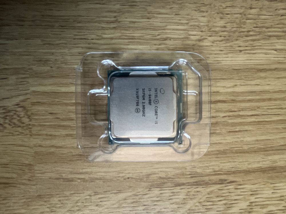 Intel Core i5-9400F 9. generacja – 6 rdzeni, 6 wątków