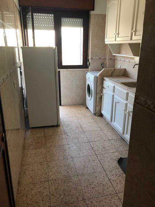 T2 Bom Estado 1 Andar Arrecadação em Odivelas