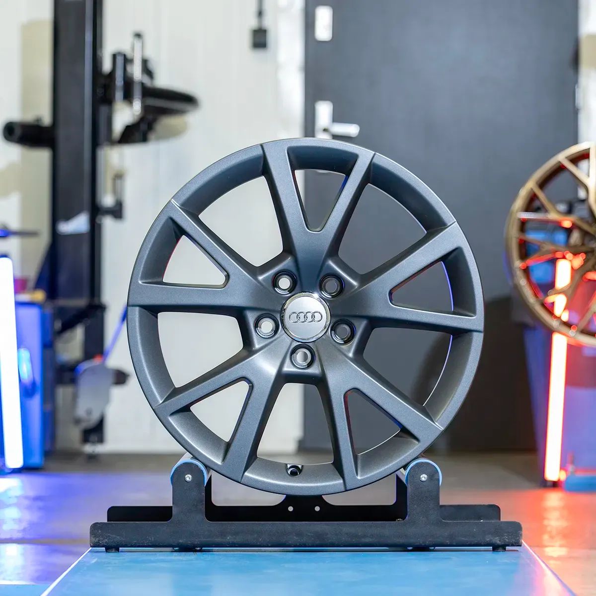 NOWE Oryginalne Felgi Audi 18 A3 A4 A6 A7 A8 Q3 Q5