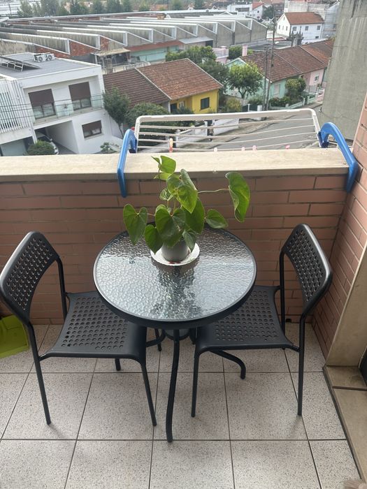 Mesa como nova de varanda