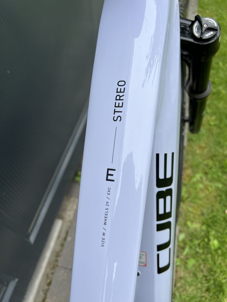 Rower elektryczny full CUBE STEREO HYBRID ONE44 EXC 800 rozmiar M