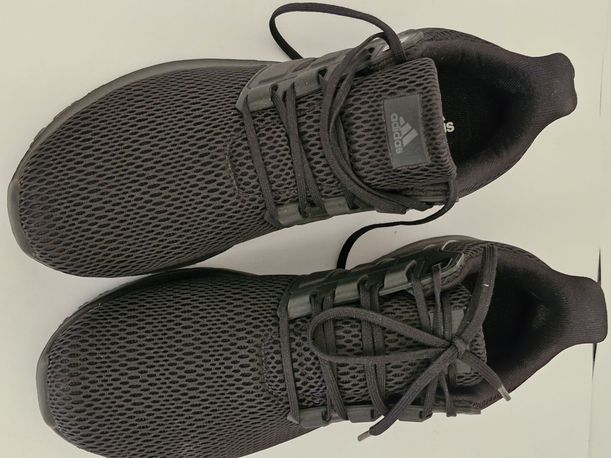 Ténis preto marca Adidas