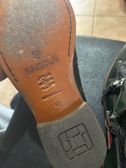 Sapatos. Novos.