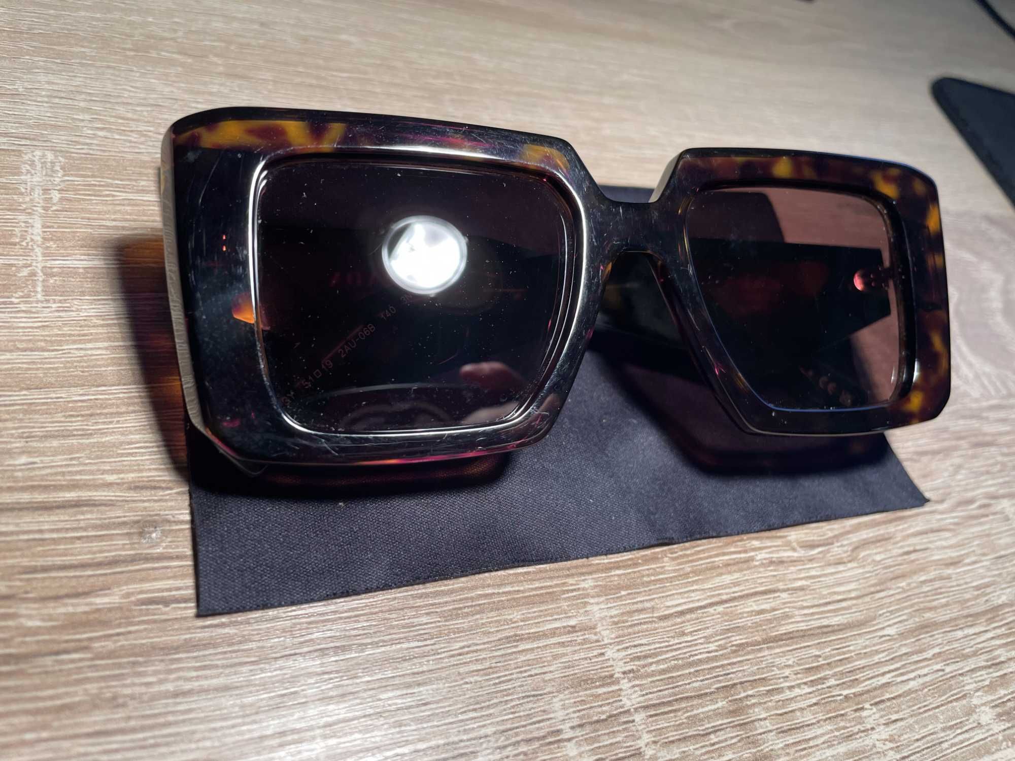 Okulary przeciwsłoneczne PRADA: SPR23Y - Kolor Tortoise/Dark Brown