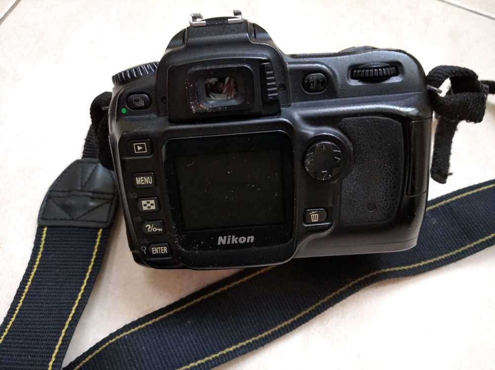 Máquina fotográfica digital Nikon D50 (corpo)