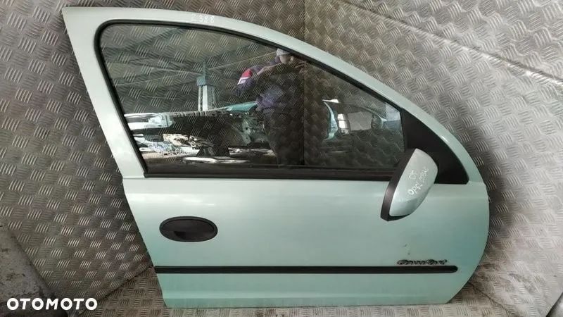Drzwi prawe tylne przednie OPEL CORSA C Z388