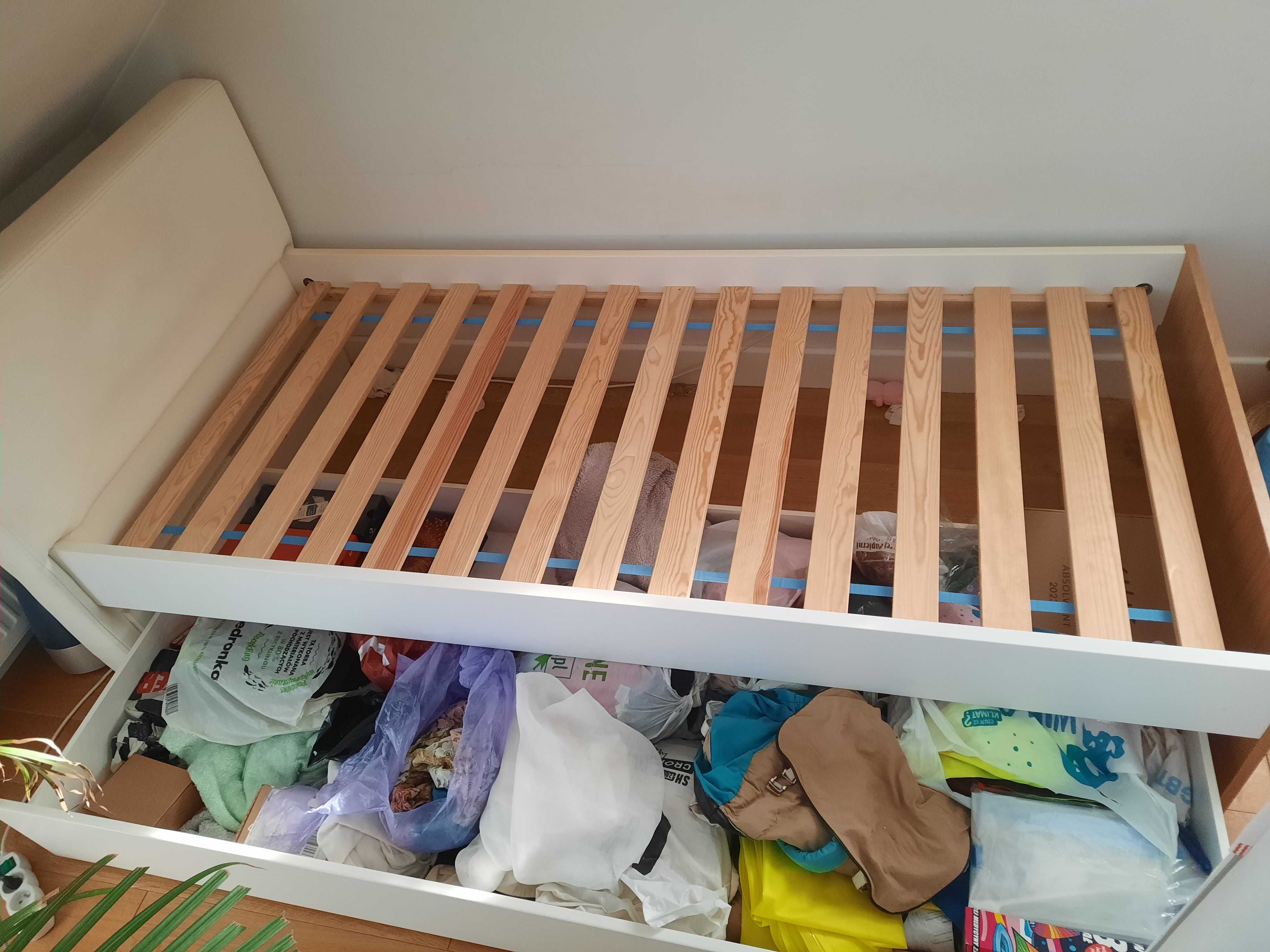 Łóżko tapicerowane, białe z szufladą Meblik 90x200