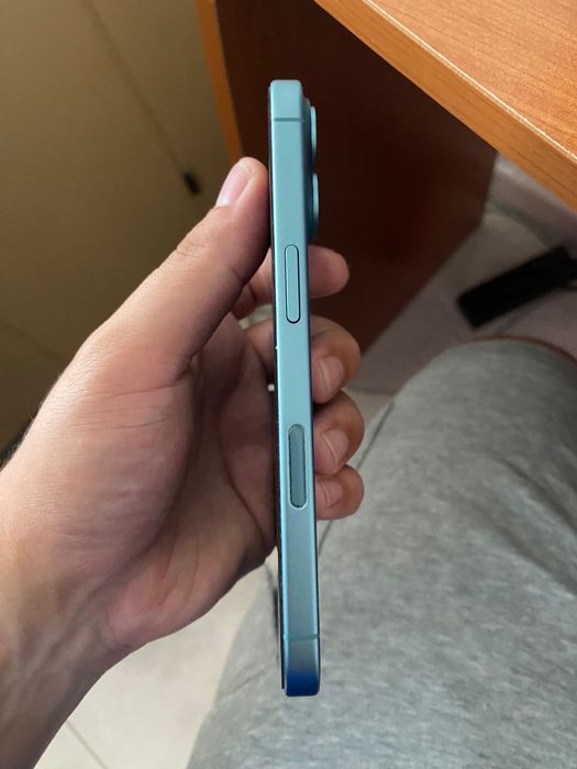 Iphone 16 novo sem marcas de uso .