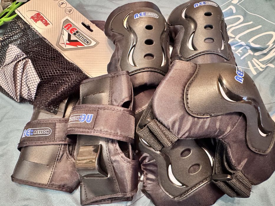 Фірмовий комплект захисту наколінники , налокітники