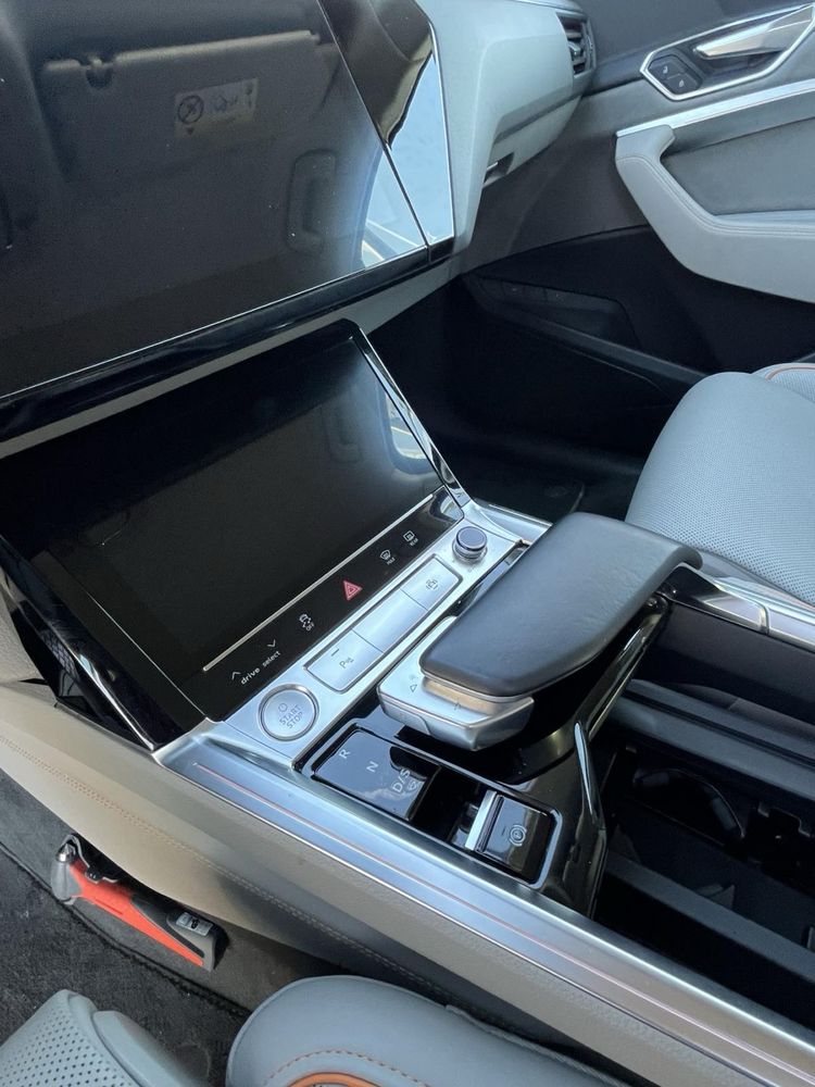 Продам власний Audi e-tron55 quatro