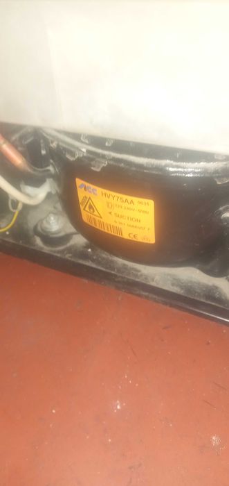 Холодильник-Snaige-FR275-1161A.запчаст.або ціляком працює морозилка.