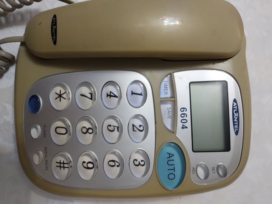 Stary aparat telefoniczny Atlantel. PRL