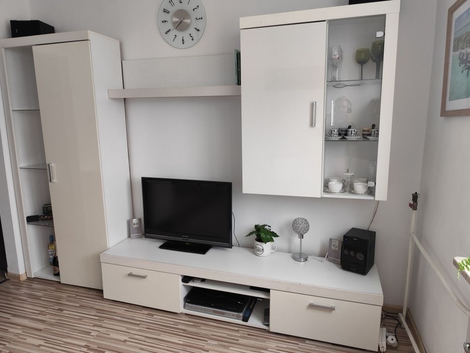 Sprzedam meble do pokoju, salonu bez widocznych dodatków