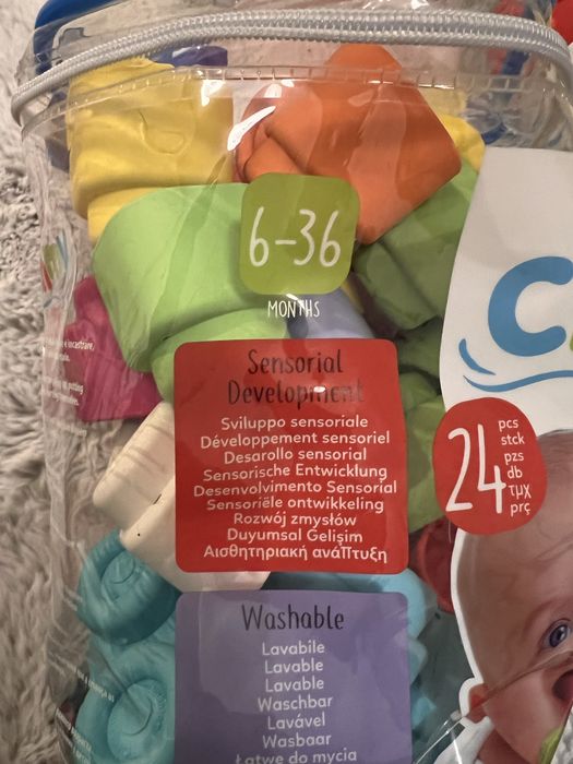 Pileczka sensoryczne Clementoni Touch & Play plus dodatkowe 24 klocki