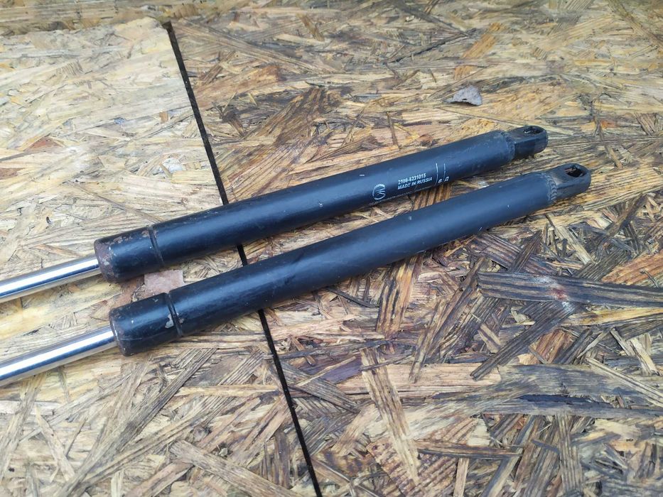 Амортизатор телескоп кришки багажника Ваз Лада  2108 2109 2111