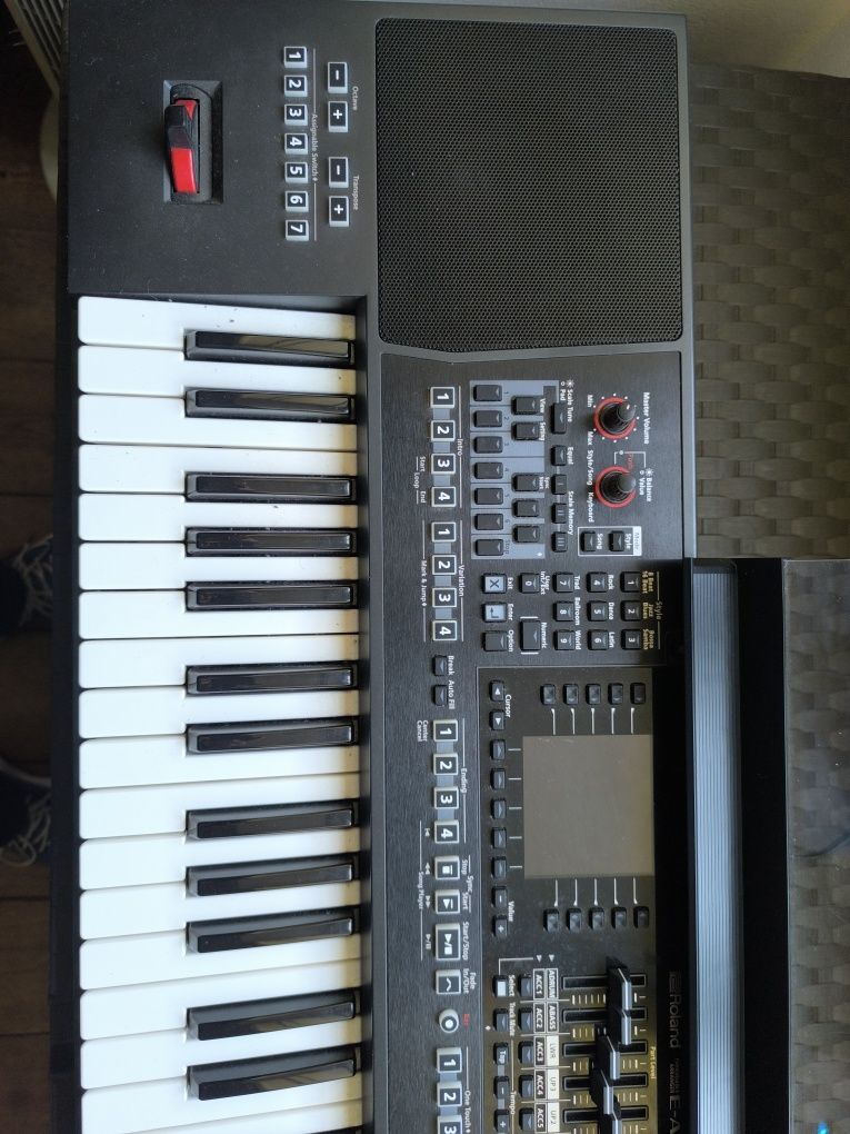 Teclado Roland EA7 800€