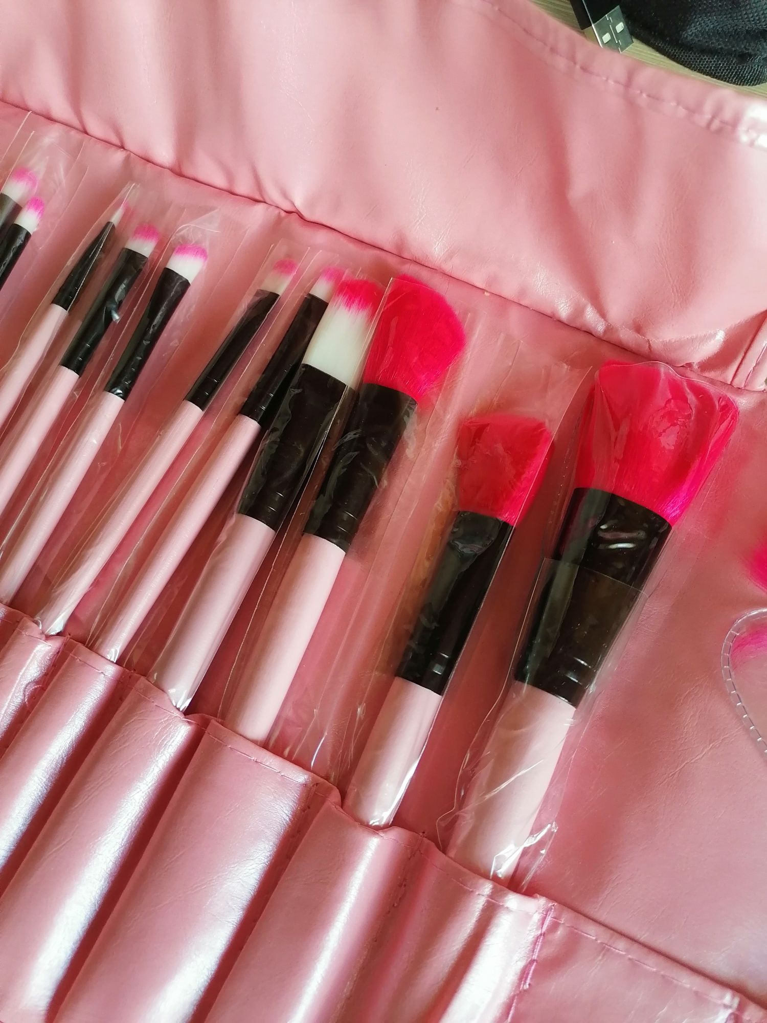 zestaw pędzli do makijażu 24szt. Tools for beauty