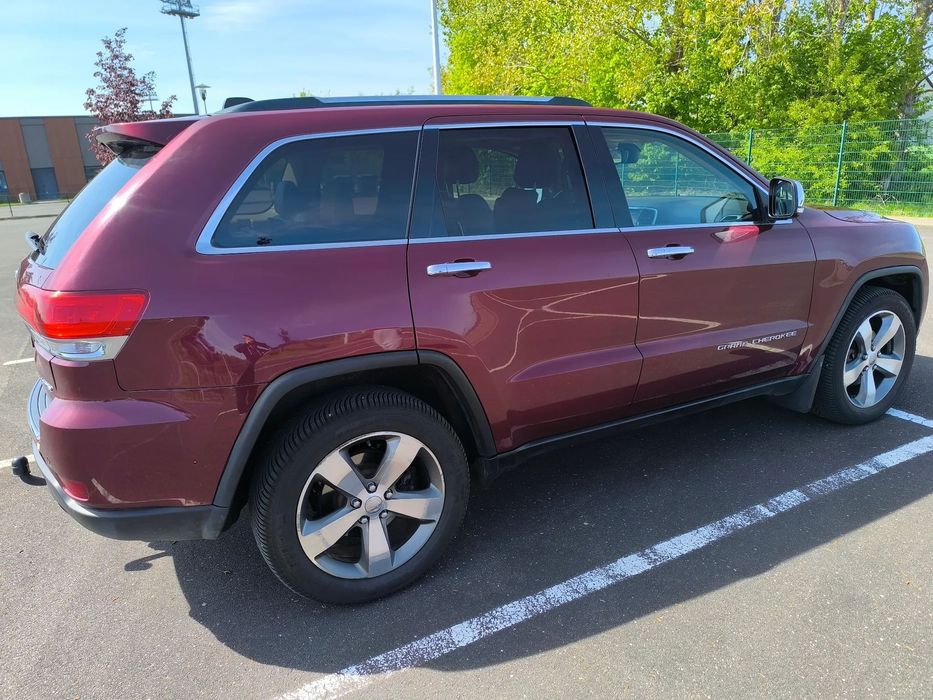 Jeep Grand Cherokee Jeep Grand Cherokee 2016, 125000km, benzyna+gaz. DOINWESTOWANY!