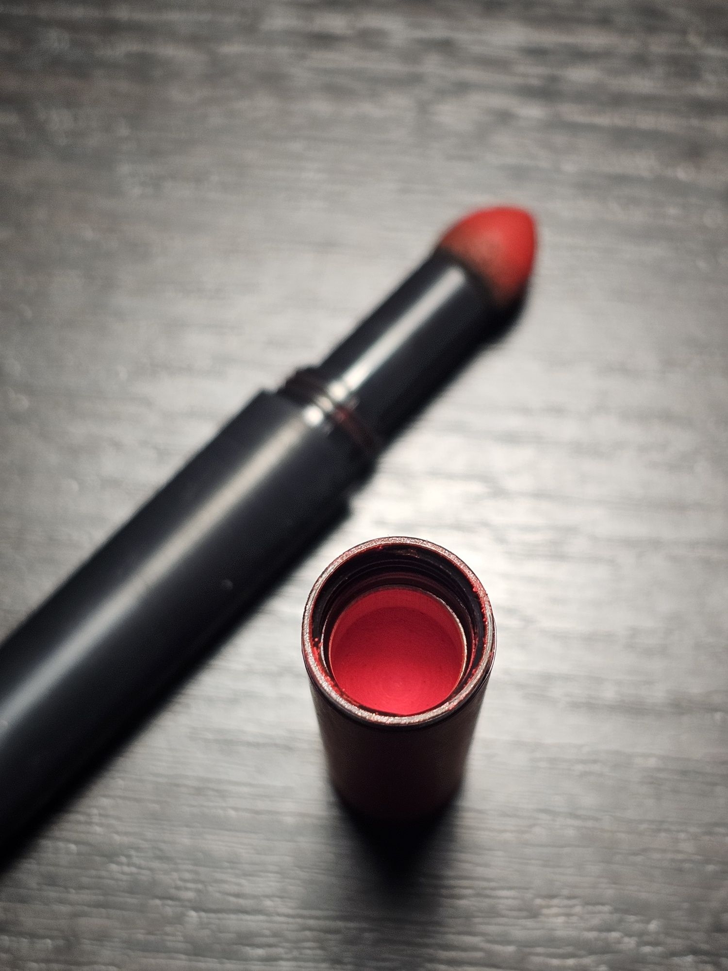 Loreal - Infaillible Le Matte. Szminka pomadka do ust. Say my name 007