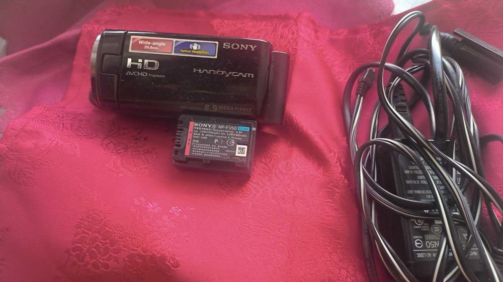 Цифрова відеокамера Handycam Sony HDR-CX250E Full HD (1920x1080)