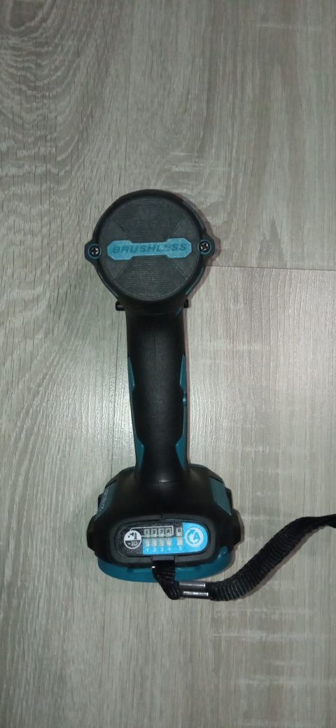 Шуруповерт Makita DTD 173D (імпакт)
