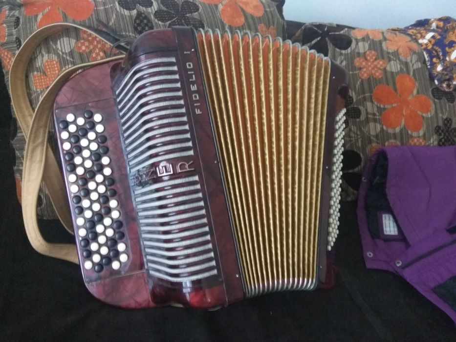akordeon guzikowy hohner fidelio  gryf c stan kolekcjonerski