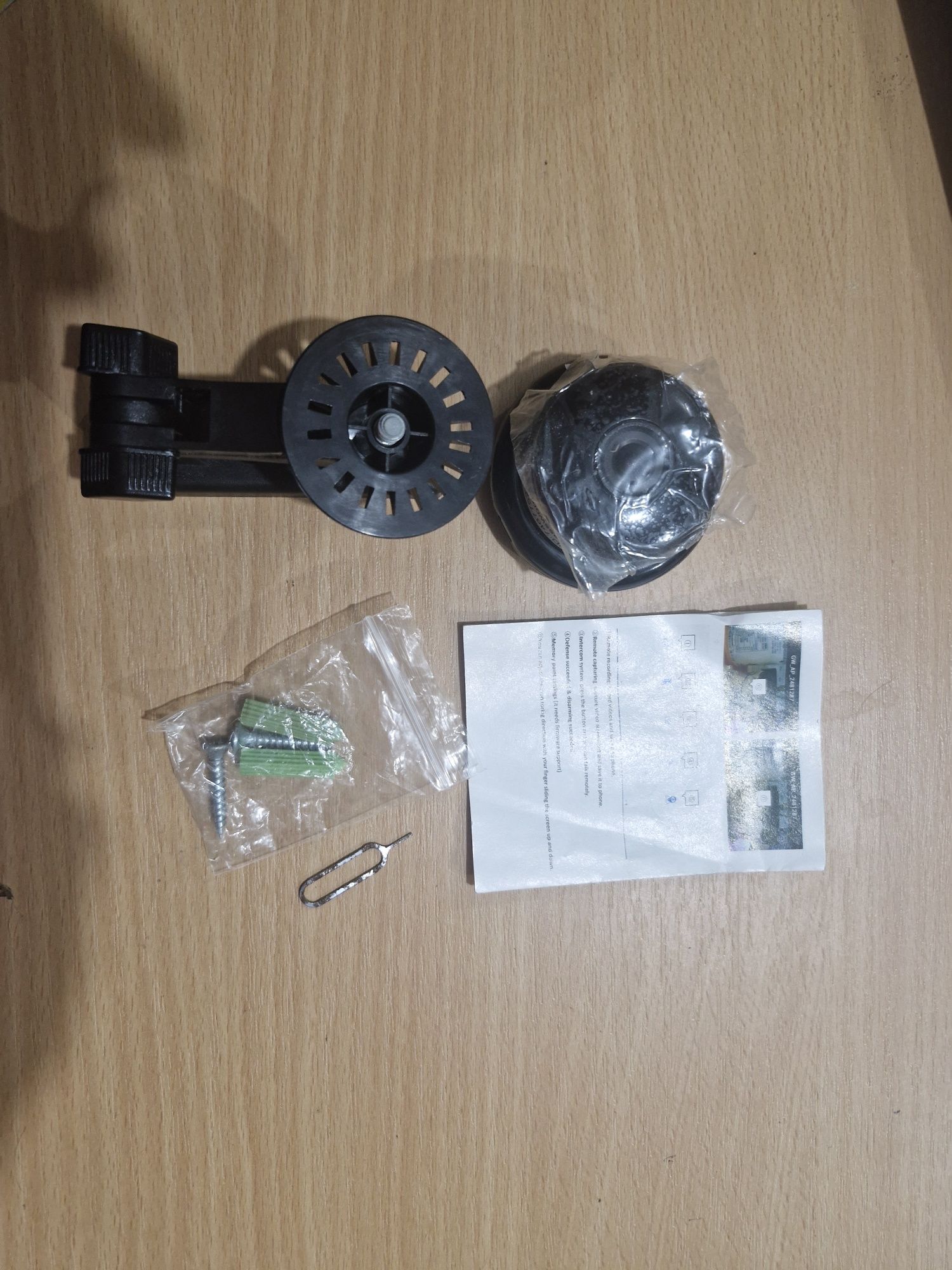 Продам нову камеру WiFi ESCAM Button Q6 920р