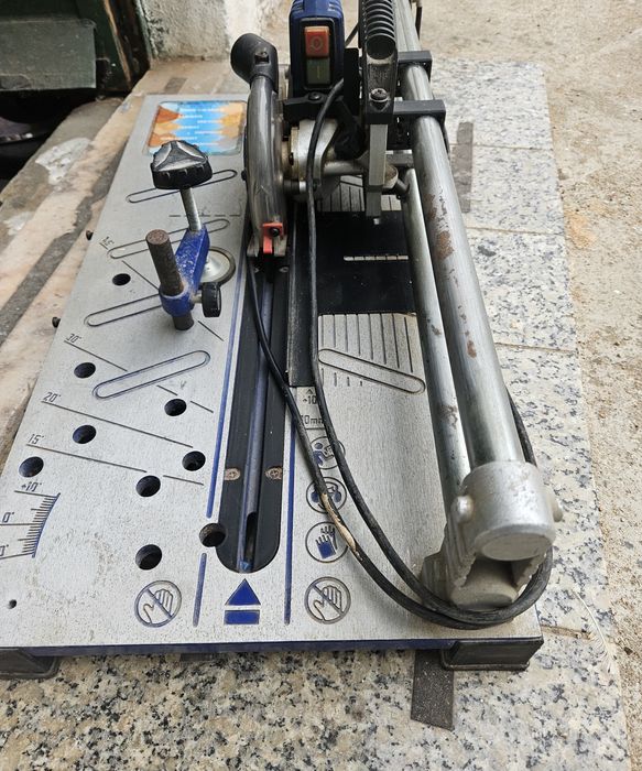 Máquina de corte universal