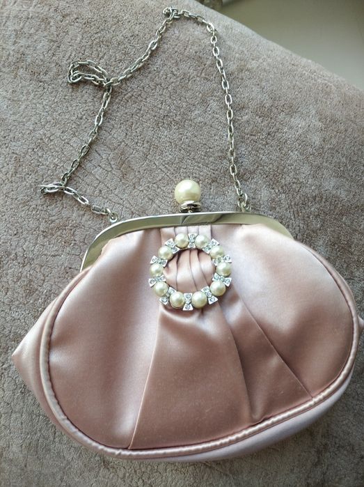 Продам клатчи и сумки,120грн,одна.