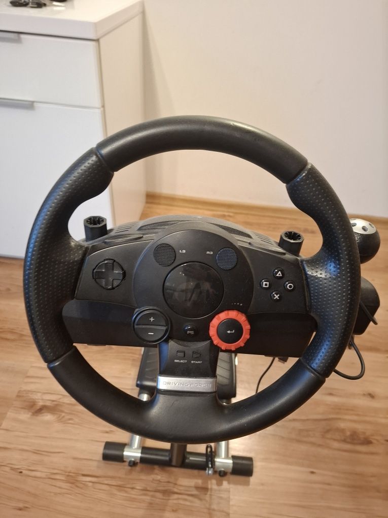 Kierownica Logitech Driving Force GT z przejściówką PC/PS3/PS4 stojak
