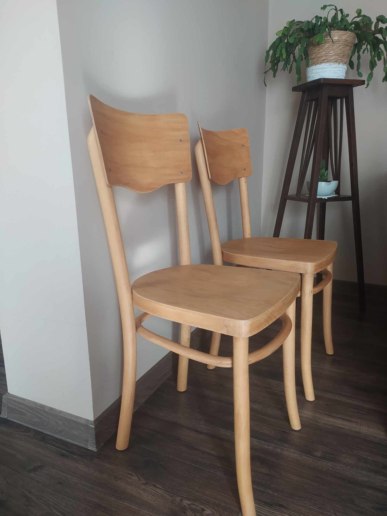 Krzesła drewniane Prl