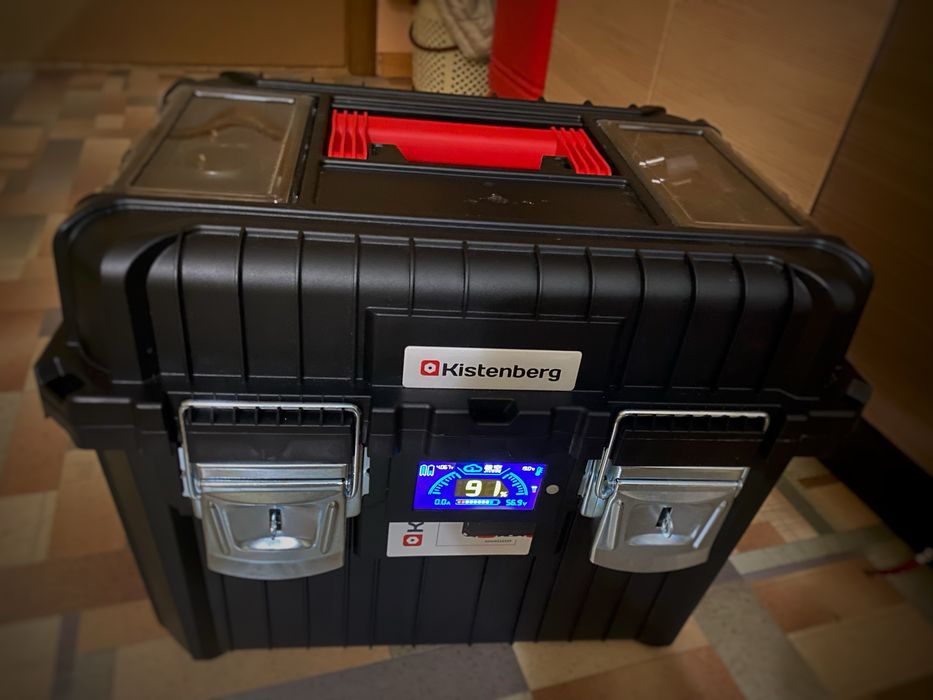 Зарядна станція ємністю 3кВт•годин, потужність 4кВт